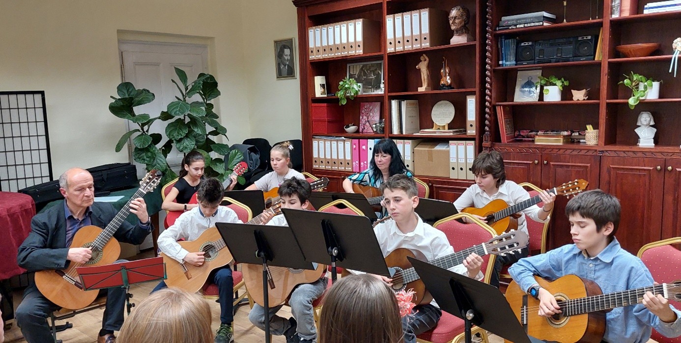 Gitáros kamarazenei hangversenyt tartottunk a Czövek Erna Zeneiskolában